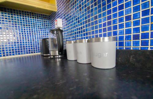 Hilltop Place Suites 3 Bedrooms 4 beds for CONTRACTORS with FREE PARKING FOR VANS - Foto 14