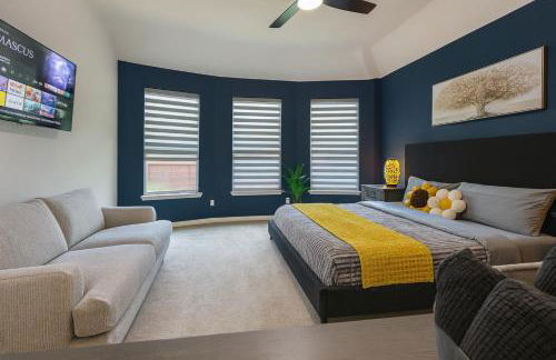 Entire Home 3BR Hidden Gem Getaway with Level 2 EV Charger, Central Location - Foto 21