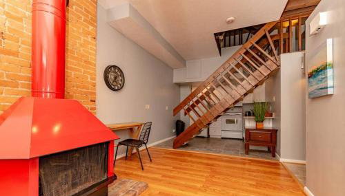 Mt Adams 1BR Great Location Steps from Monastery - Photo 4
