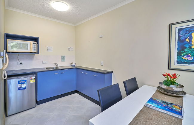 North Cove Waterfront Suites - Photo 7