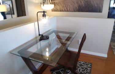 SAND CASTLE-Fun For Big Groups-Walk to Beach, Heated Pool, Lanai - Foto 14