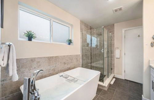 Walk to Broncos Stadium Hot tub & Rooftop - Foto 25