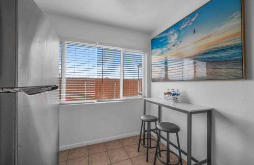 Family Retreat w/ Theater, Pool & Outdoor Dining - Foto 25