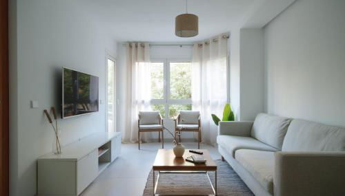 Beautiful apartment for a short stay - Photo 2