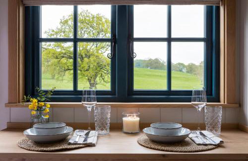 Oak Tree Shepherds Hut Chatsworth Estate - Photo 9