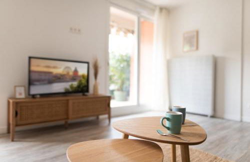 T2 - 1à 4p - Blagnac Aéroport & AIRBUS - Parking privé - Climatisation - Foto 7