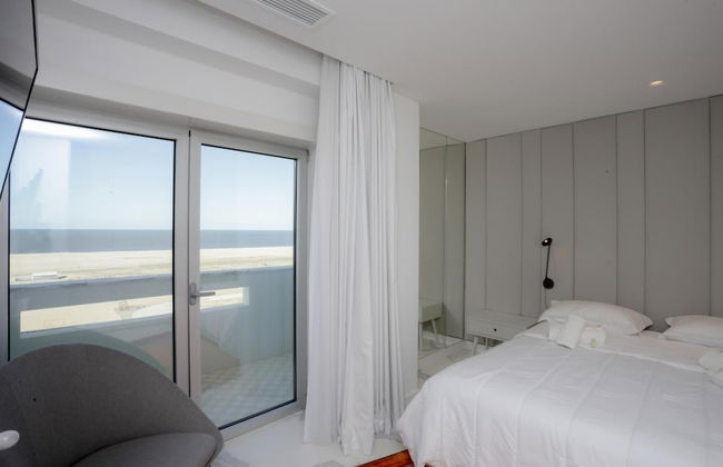Sea Side Luxury Apartment - Photo 11