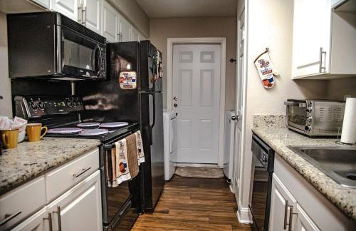 Cozy 2 Bedroom Townhome in Addison - Foto 12