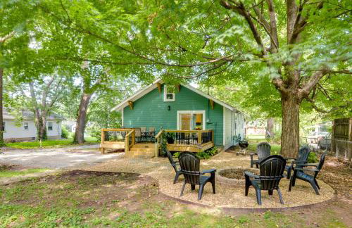 < 1 Mi to MSU! Updated Springfield House w/ Deck - Photo 4