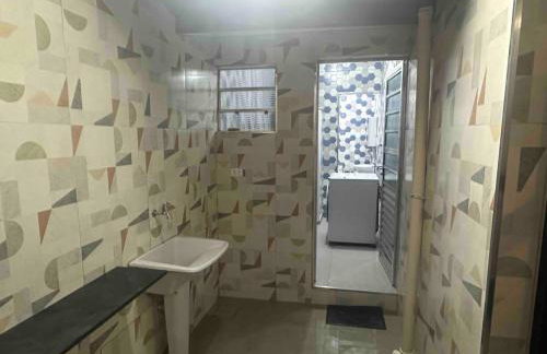 TRIPLEX piscina churrasqueira lava e seca Wi-Fi e 2 TVs em Condomínio com 90m2 no centro de Ubatuba - Foto 18