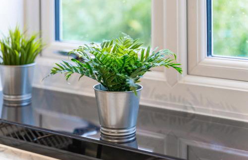 Stylish Two Bedroom Apartment - Secure Parking & Balcony 9MC - Photo 20