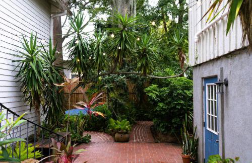 Summer House - 1Br-1Ba - Second Floor Apt - Five Minute Walk To City Gates - Foto 3