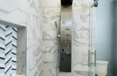 Paradise Heated Pool Home Near IMG and Siesta Key Beach - Photo 19