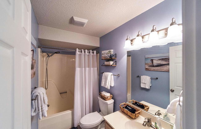 Lazy L at the Lake Chic 3 BDR Condo w/ Boat Slip - Photo 14