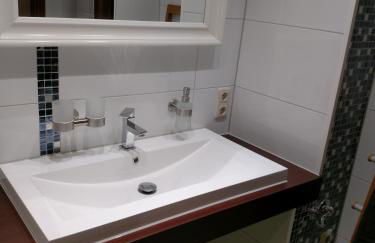 Zur alten Fahrschule - Foto 45