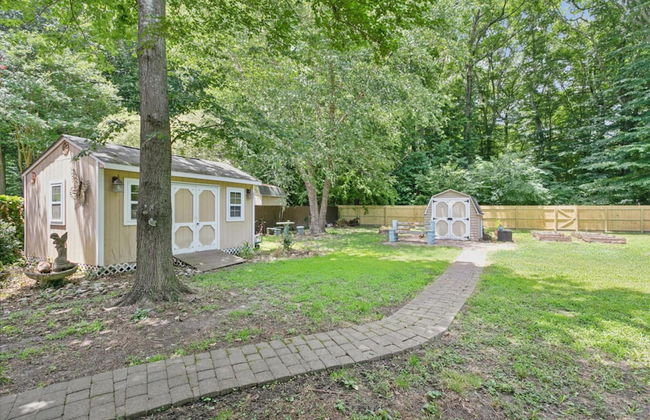 Enchanted Forest - 4 2 30 day pet Friendly - Photo 40