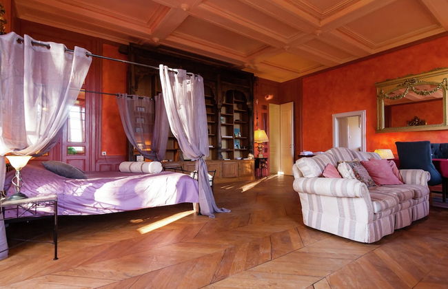 Romantic Stay in a Medieval Castle With Pool and Restaurant Among Others - Foto 1