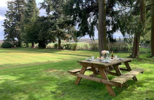 Couples Unique Stay in Bowling Club newly upgraded - Photo 37