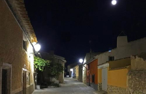 CASERIO INAZARES - CASAS DE MONTAÑA CON CHIMENEA Y NIEVe - Foto 65