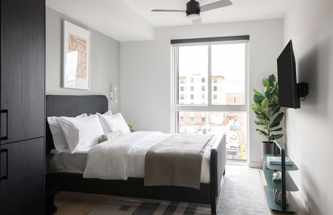 Cozy Downtown Spot, Gym, 5 min to Hospital) for field - Foto 29