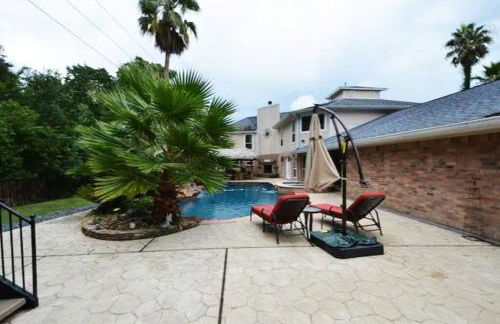 Crosby Backyard Oasis with Weekday Specials! - Foto 67