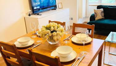2-Bed Apartment Near ExCeL - Free Parking & WiFi - Ideal for Families, Business & Leisure - Foto 3