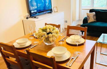 2-Bed Apartment Near ExCeL - Free Parking & WiFi - Ideal for Families, Business & Leisure - Foto 3