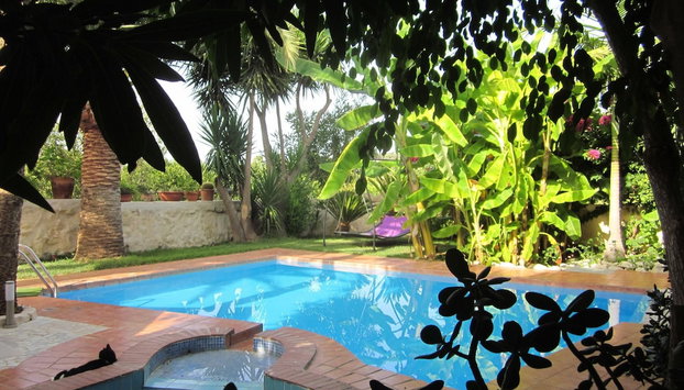 Attractive Greek House with Private Pool near Sea & City Center - Foto 2, Immagine principale