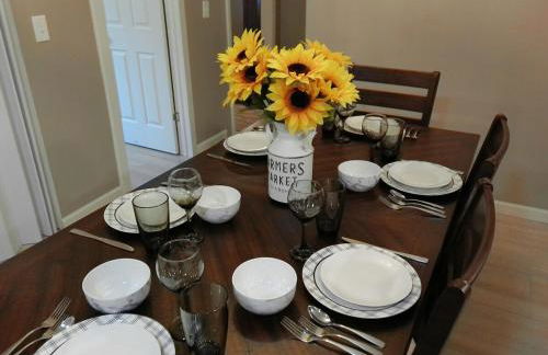 King Bed Creekfront Retreat in Jacksonville - Photo 21