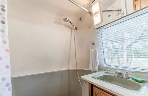 Fabulous Cozy Airstream Perfect for a Small Family Unique Escape in Texas - Foto 8
