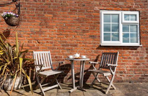 Chirk Cottage at Hill House Farm Cheshire - Photo 12