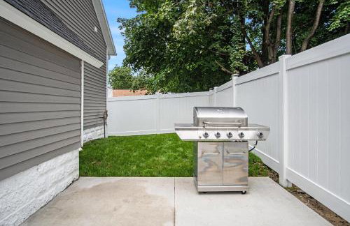 Palmer House Retreat - A Great Muskegon Getaway! - Photo 22