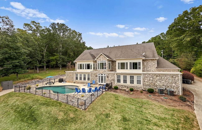 Whitetail Cove by Avantstay Lakefront w/ Pool + Private Dock Sleeps 20 - Photo 10