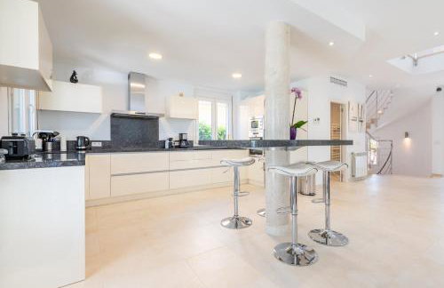 The Tower Villa - Photo 12