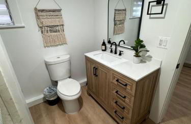 Charming fully remodeled House - Photo 13