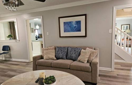 Luxury Pool with King beds Near Shops and Dining - Foto 25