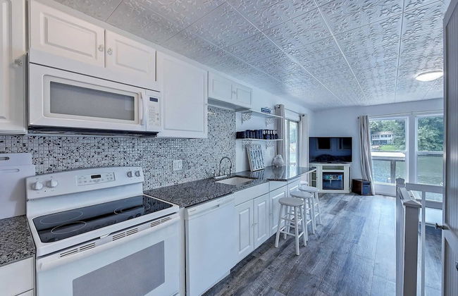 Family Lake House Retreat by Avantstay Sleeps 28 - Foto 46