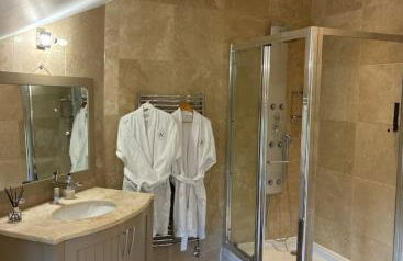 Fernside house and barns - Photo 22