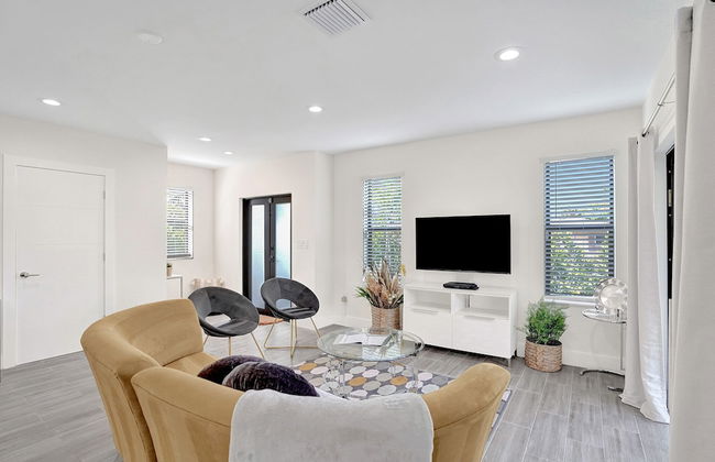 The Zen Suites - Photo 44