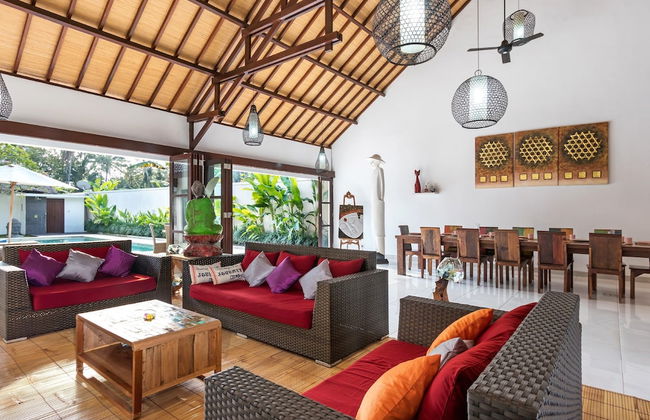 Villa Candi Kecil Empat by Villa Finder - Foto 24