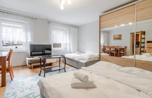 Chorzów Batory Snug Apartment by BookingHost - Foto 1