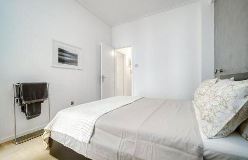 Elegant Light Two Bedroom Apartment in City Center - Foto 21