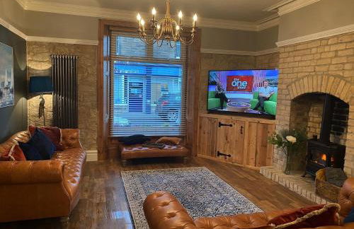 Farndale House-Hot tub - Photo 36