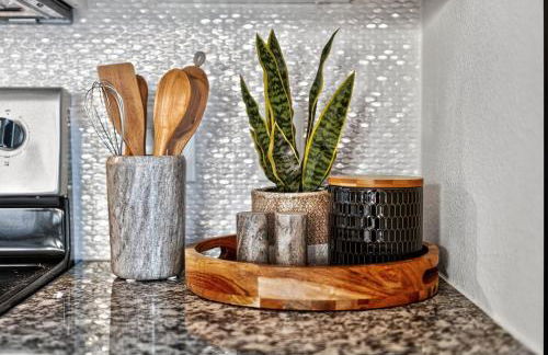 Luxury 2BR Cedr Sprgs area with Parking, Pool, Gym - Foto 12