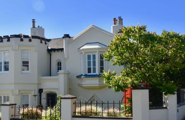 Gothic Cottage Hot Tub Fire Pit Pizza Oven Gas Bbq - Foto 12