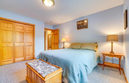 Gorgeous Lake Arbutus Getaway with Dock and Boat House - Foto 22