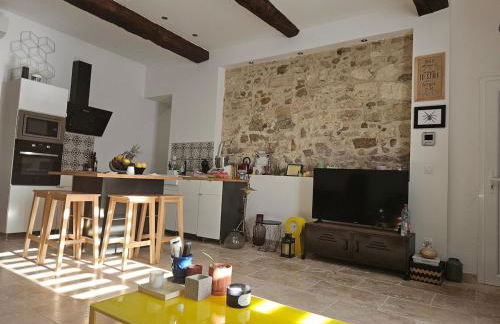 Appartement T2 charmant, calme, terrasse & parking - Photo 5