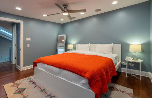 3-Story Townhome Free Parking Private Patio Washer-Dryer - Foto 5