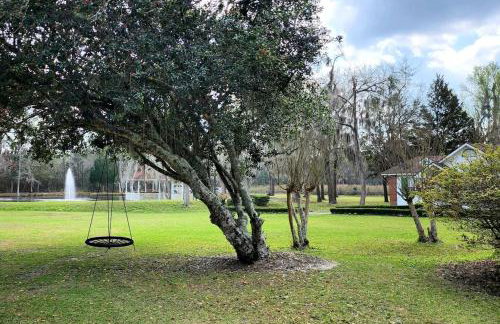 Quaint Cottage with Covered Dock on the Pond and Walking Trails in Georgia - Foto 7
