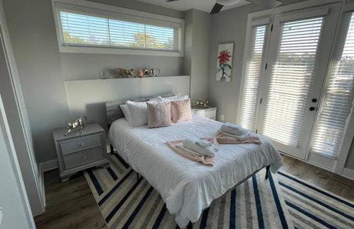 Pet friendly Wi-Fi luxury gated community downtown Greenville - Photo 3